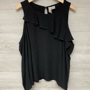 | Evereve Allison Joy | Cold Shoulder Blouse. Size L.